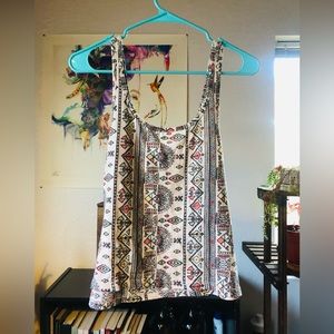 Flowy Geo Patterned Crop Top